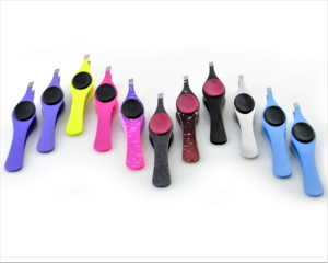 Pinzas de Cejas de Acero Inoxidable de Alta Calidad, Personalizadas, con Punta Plana Inclinada, Ligeras, Ecológicas y Reutilizables - Product Image 3