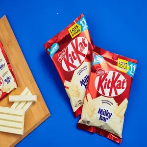 Kitkat leitoso bar chocolate fazendo máquina