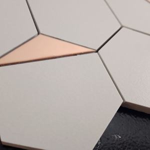Natura Blend Mosaic Carreau de mosaïque en céramique hexagonale de 73mm PVD mat pour applications intérieures Bureaux et salles d'exposition - Product Image 6