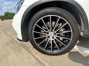 Gran Oferta, Negocio Excelente: Mercedes-AMG GLC 43 2018, Listo para Enviar - Product Image 2