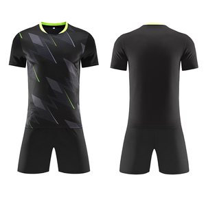 Uniforme de football confortable fabriqué par des professionnels, uniforme de football de produit très demandé pour les hommes - Product Image 5
