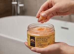 Exfoliante Corporal de Sal del Himalaya con Fragancia Cítrica Natural, Hidratante Orgánico para Aclarar la Piel y Desintoxicar con Vitamina C - Product Image 2