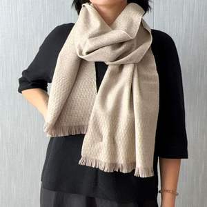 100% Bufanda de Cachemira Mongola 30x180 cm en Marrón Orgánico con Patrón Tejido con color marrón orgánico - Product Image 6