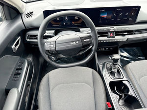 Voiture compacte d'occasion 2025 K4 LXS Berline 2.0L Essence Automatique CVT Traction Avant à vendre - Product Image 4