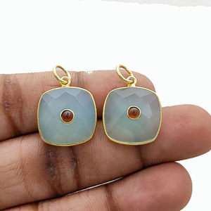 Bezel Aqua Calcedony avec pendentif à breloques en pierres précieuses grenat | 14k plaqué or bricolage faisant des breloques | Pendentifs en pierres précieuses en gros - Product Image 1