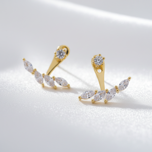 Boucles d'oreilles tendance en argent sterling 925 plaqué or pour femme, avec motif de feuille en grappe de diamants moissanite taille marquise, incurvées devant et derrière, pour soirée - Product Image 1