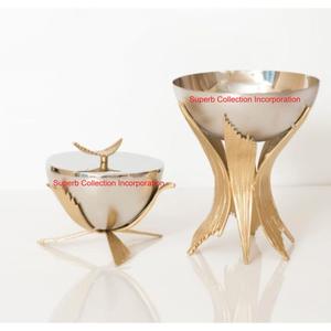 Quemador Bakhoor de aluminio elegante para servir con diseño de hoja Soporte de latón Decoración interior del hogar Soporte de fragancia al mejor precio - Product Image 1