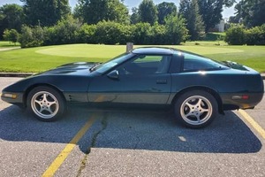 Chevrolet Corvette Coupé 2024 Usado, Automático, Volante a la Izquierda, Asientos de Cuero R15, Techo Panorámico, 6 Asientos, en Venta - Product Image 3
