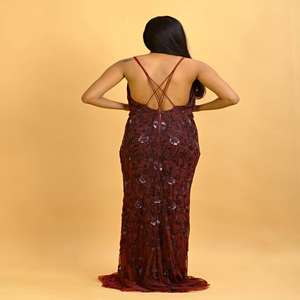 ชุดราตรีดีไซน์เนอร์ประดับตกแต่งด้วยมือ |   ชุดเดรสประดับเลื่อมและลูกปัดคุณภาพสูงสำหรับงานแต่งงานริมชายหาด งานอีเว้นท์รีสอร์ท และการส่งออกจำนวนมาก - Product Image 6