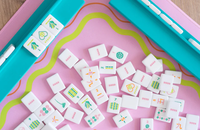 Ensemble de 4 poussoirs de mahjong en bois rose, blanc, vert, violet, bleu, poussoirs de mahjong américains pour un jeu multicolore et divertissant