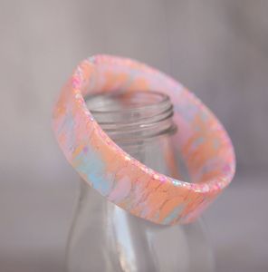 Brazaletes de resina elegantes, joyería de moda personalizada al por mayor - Product Image 1