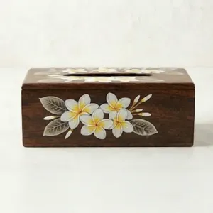 Boîte à mouchoirs en bois d'acacia avec motif floral, style simple, accessoire ménager durable - Product Image 1