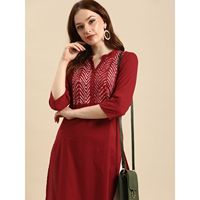 Kurta de travail rouge en coton imprimé Ramas pour femmes, avec manches trois-quarts, style droit, provenant du Rajasthan