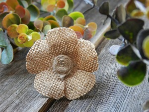 Anneau de serviette en rotin artisanal avec motif floral pour la décoration de table bohème et l'arrangement festif des repas en provenance d'Inde - Product Image 4