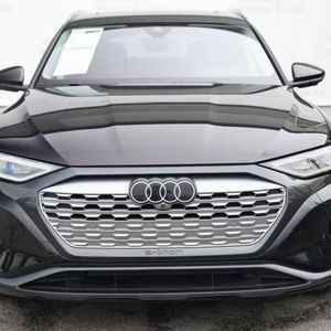 Audi Q8 e-tron quattro Premium Plus 2024 de Construcción Estándar - Product Image 1