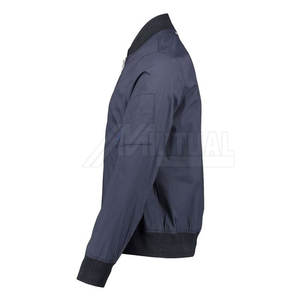 Chaqueta bomber de manga larga para hombre hecha a medida con tela de lona transpirable - Product Image 4