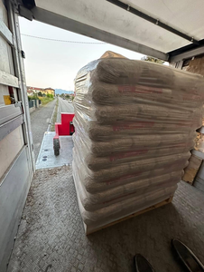 Granulés de bois de qualité supérieure, combustible de chauffage de qualité premium pour usage commercial et résidentiel, meilleur prix - Product Image 2