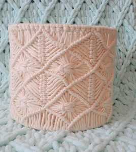 Panier de rangement en coton fait à la main en macramé Organisateur rond écologique Décoration intérieure indienne Exportateur - Product Image 1