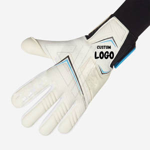 ถุงมือผู้รักษาประตูหนังนุ่มพิเศษ สวมใส่สบาย คุณภาพสูง กันลื่น สายรัดข้อมือปรับได้ ผลิตในปากีสถาน - Product Image 3