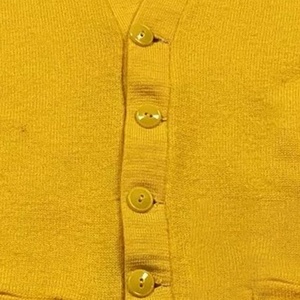 Pulls cardigan en tricot jaune vierge au design décontracté pour hommes et femmes - Product Image 5