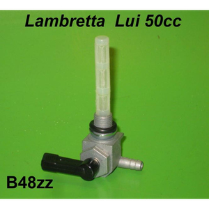 Grifo de gasolina de 6 mm - Salida a la derecha - Lambretta Luna + Lui 50cc - Product Image 1