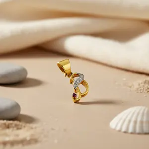 Pendentif en or plaqué avec pierre précieuse grenat et lettre 'S' - Product Image 2