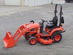 Tractor Compacto Kubota BX2380 4WD con Cargador LA344 - Product Image 3