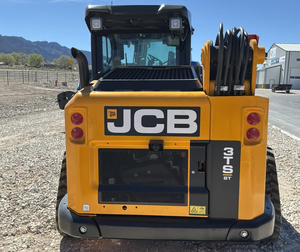 รถตักล้อยาง JCB 3TS-8T รถตักล้อยางแบบ Teleskid ของ JCB เครื่องยนต์ดีเซล สีเหลือง รัศมีการเลี้ยวสั้น - Product Image 4