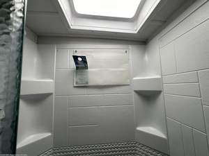 Vente chaude du fabricant : Camping-car, caravane de voyage, camping-car avec lit king-size, camping-car 4x4 tout-terrain, caravanes aux normes australiennes et américaines - Product Image 5