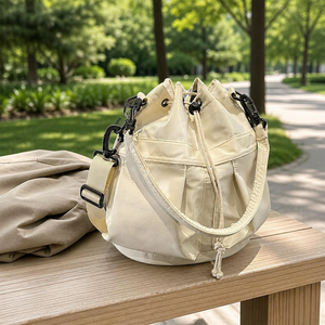 Sac seau en nylon avec cordon de serrage, résistant à l'eau, sac à bandoulière décontracté pour les voyages avec poches - Product Image 2
