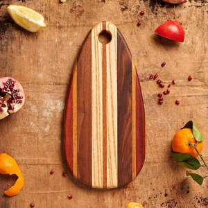Tabla de cortar de madera de acacia duradera con mango Tabla de cortar y queso Premium Paleta de servicio de madera para uso en la cocina - Product Image 3