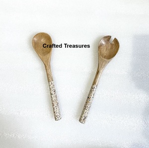 Juego de Cubiertos de madera de acacia respetuosos con el medio ambiente con mango decorativo de resina Juego de Cubiertos de madera más popular Cuchara y tenedor de cena de mesa - Product Image 6