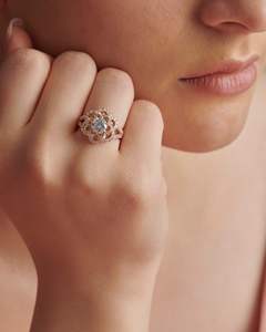 Anillos de Halo de corte redondo doble Floral, joyería fina de alta calidad, anillo solitario de vástago dividido de diamante cultivado en laboratorio de compromiso femenino de oro - Product Image 1