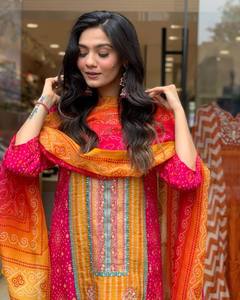 Ropa de verano Kurta larga con parte inferior y Dupatta para Desi & Healthy Women Wear Diseño tradicional Salwar de Antra Lifestyle - Product Image 4