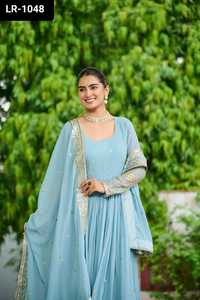 Vêtements ethniques indiens Faux Georgette couleur poussiéreuse unique avec travail brodé avec bordure en dentelle Dupatta ensemble pour robe de mariée - Product Image 2