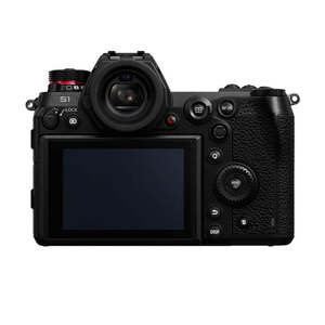 24.2MP Full Frame Mirrorless Digital <b>Camera</b> with L-Mount S Series 24-105mm F4 Lens 3.2\" 4K HDR Video High Resolution MOS Sensor - Product Image 4