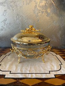 Plato de frotamiento de acero inoxidable duradero con acabado dorado Ideal para eventos al aire libre, banquetes y celebraciones formales - Product Image 3