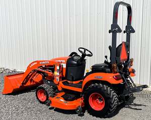 Tractor de ruedas 4x4 USADO, modelo BX2380, con motor de 21HP, compatible con enganche rápido, caja de cambios de tractor cargador, cucharón rápido de 739 LB, para un trabajo más eficiente. - Product Image 1