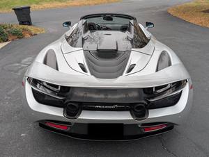 PERFECT 2022 Mc-Lar-en 72-0S Performance TRANSMISSION AUTOMATIQUE V8 CYLINDRES - Product Image 5