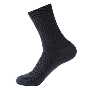 Chaussettes pour jeunes hommes OEM 2026 en gros, haute qualité, personnalisées, 100 % coton, écologiques, chaussettes mi-mollet douces, décontractées, respirantes, antibactériennes - Product Image 5
