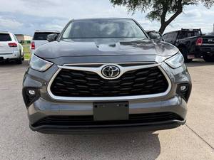 Voiture d'occasion fiable Toyota Highlander LE 2021 - Product Image 4