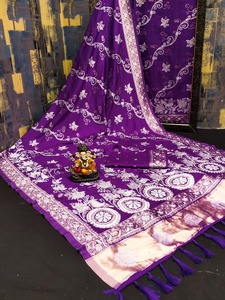 Nouveau Designer Collection Soft flowy Dola Silk sarees Mariages Graduations Style formel - Product Image 4