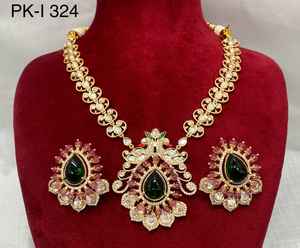 สร้อยคอและต่างหูทองเหลือง Kundan คุณภาพสูงประดับเพชรแบบอเมริกันเหมาะสำหรับงานแต่งงาน - Product Image 2