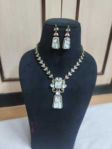 Luxueux collier Kundan perlé vert ensemble avec boucles d'oreilles perles bijoux de fête indiens pour les mariées cadeaux élégants pour les mariages - Product Image 3