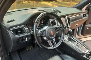 Elegante Porsche Macan Turbo 2015 - Product Image 5