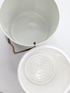 Hielera de Cerámica Blanca para Comedor Moderno, Bar en Casa, Fiestas, Eventos, Enfriador de Bebidas Elegante para Mesa, Servicio de Invitados, Uso Estilizado - Product Image 3