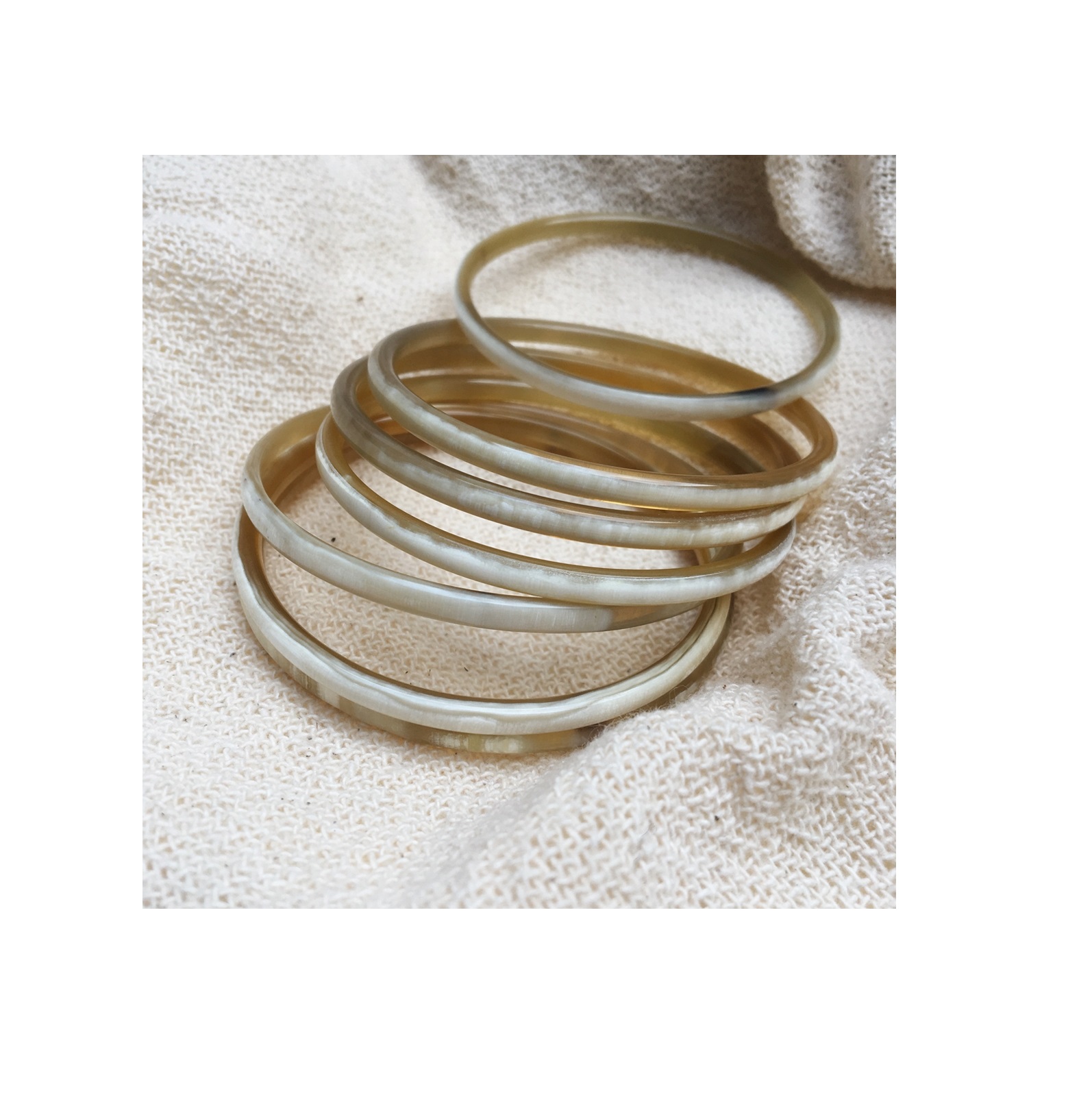 natural horn color