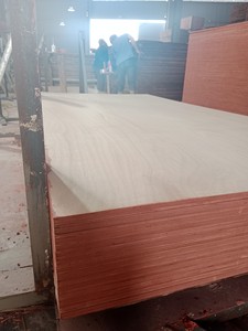 Contreplaqué résistant à l'humidité de 12mm de India Furniture Bois d'acacia lisse pour une utilisation en intérieur Produit durable - Product Image 6