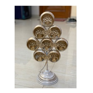 Support de bougie 8 bras Style aluminium laiton fer support de bougie durable décoratif pour bougies support de pilier en métal luxueux - Product Image 1