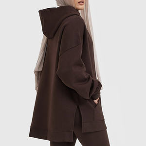 Sweat à capuche Longline pour hommes et femmes avec silhouette moderne et style polyvalent pour un usage quotidien - Product Image 2